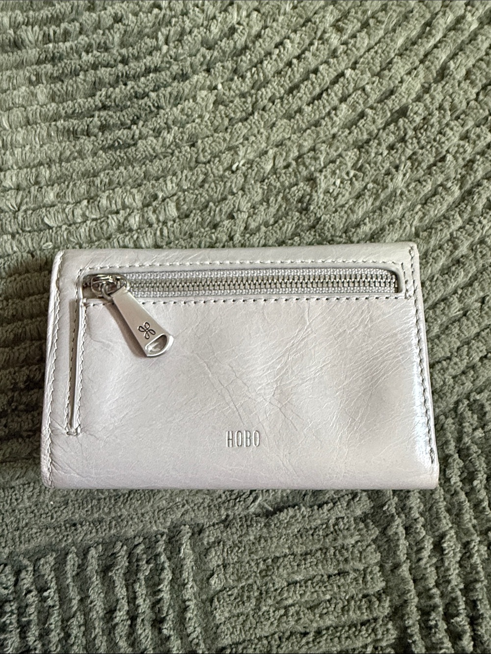HOBO brand grey Leather Wallet with Silver Logo - Picture 2 of 4